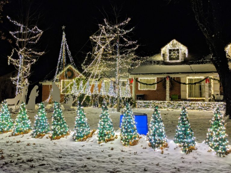 Where to See The Best Christmas Lights in Wichita 2023