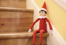 20 Quick & Easy Elf on the Shelf Ideas that Take One Minute or Less