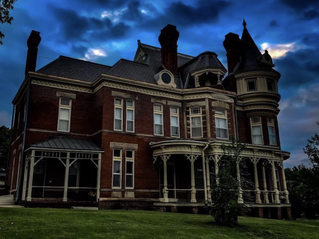 7 Haunted Places in Kansas to Visit This Halloween